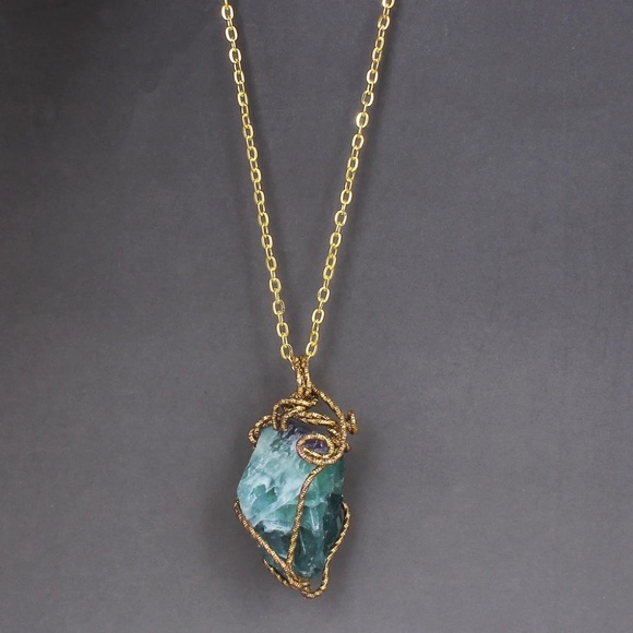 Quartz Crystal Necklaces - Picture 4 of 9